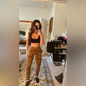 Athletic leggings from Amazon, size small